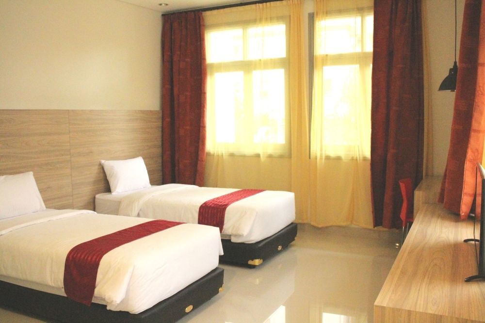 Cherry Homes Express Hotel Bandung Bagian luar foto